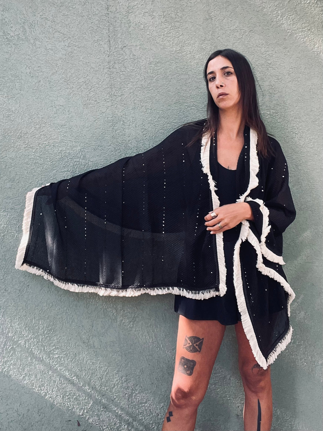 צעיף פרנזים דקיק - שחור וקרם