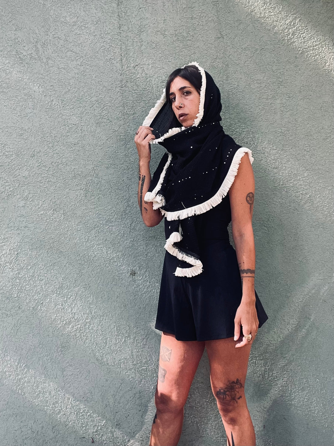 צעיף פרנזים דקיק - שחור וקרם