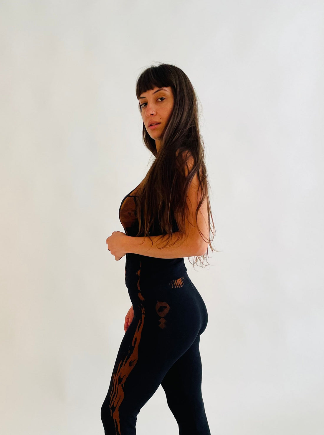 טופ שחור פסי חלודה