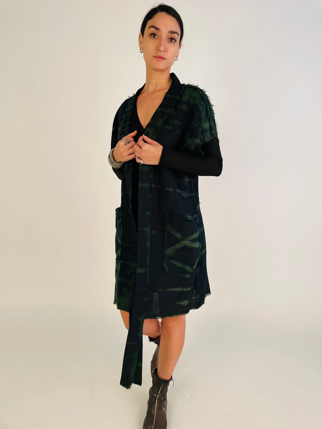 Linen Nomad Vest - green & black