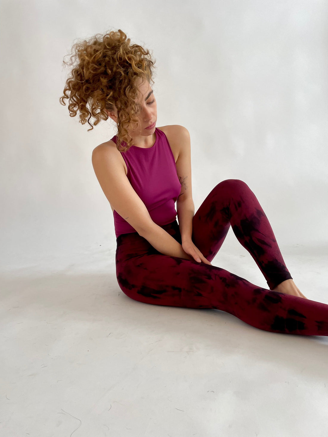 Tie Dye Yoga Leggings - Wine & Black