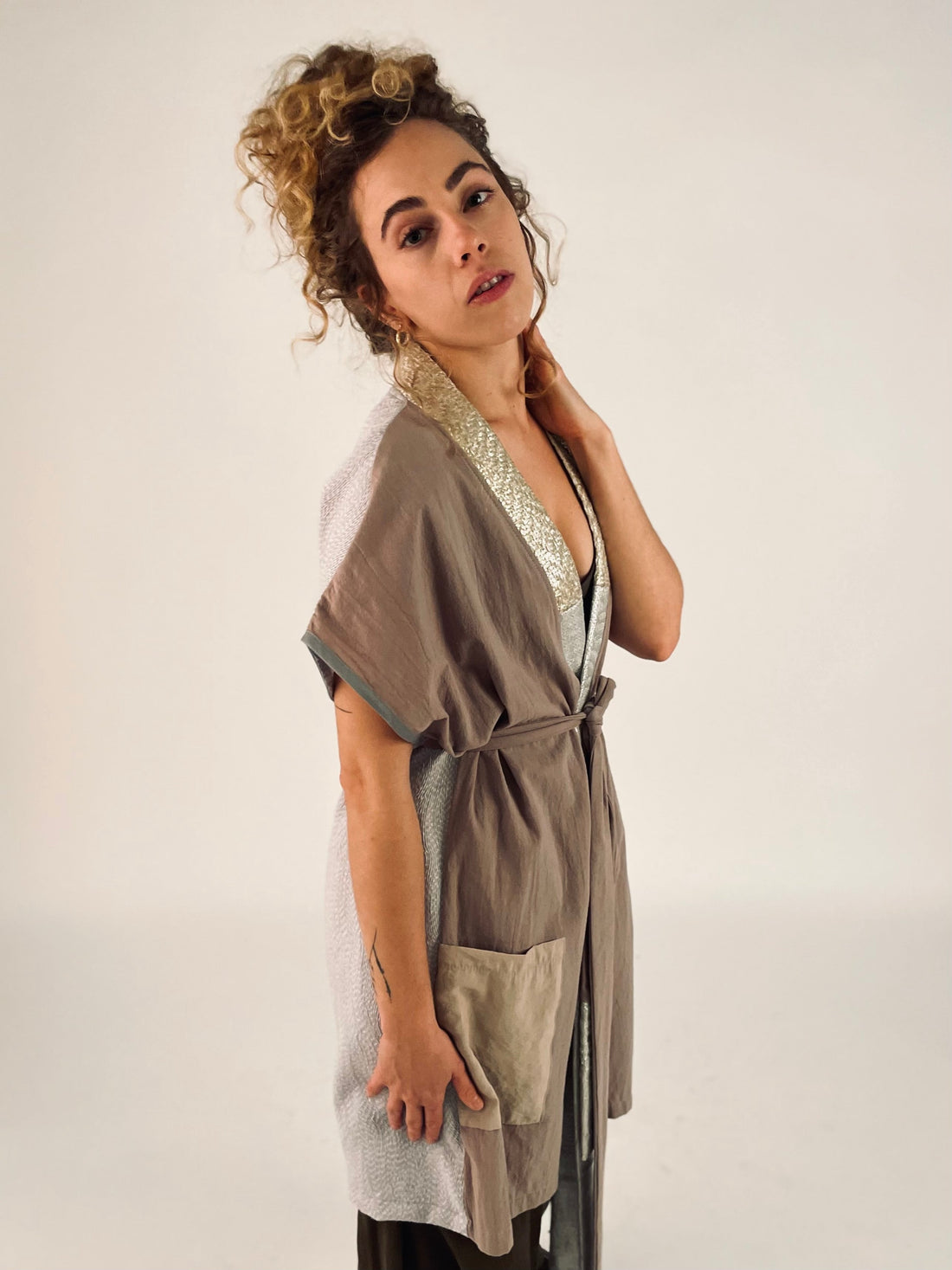 וסט נוודים - כסף וזהב