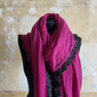 stunning fringed Scarf - Fuchsia