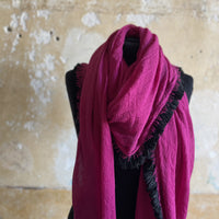 stunning fringed Scarf - Fuchsia