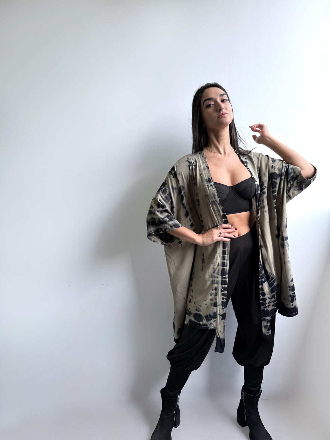 Dyed viscose kimono - stone & navy