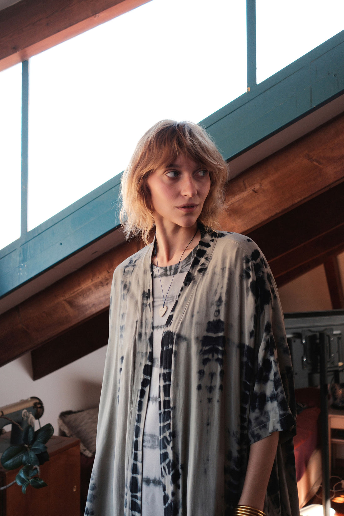 Dyed viscose kimono - stone & navy