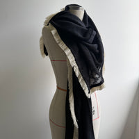 Fringed scarf - black & cream
